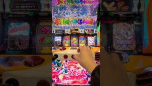 【シンフォギア勇気の歌】雑魚演出からのリーチ目は嬉しい　#シンフォギア #パチスロ #スロット #スロカス #ギアカス #リーチ目 #shorts #short